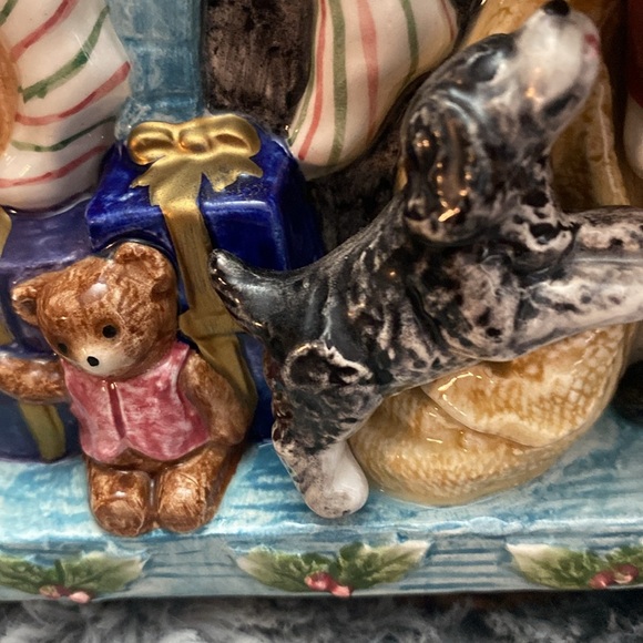 Vtg Fitz & Floyd 32oz Teapot
Santa Fireplace - Picture 13 of 16